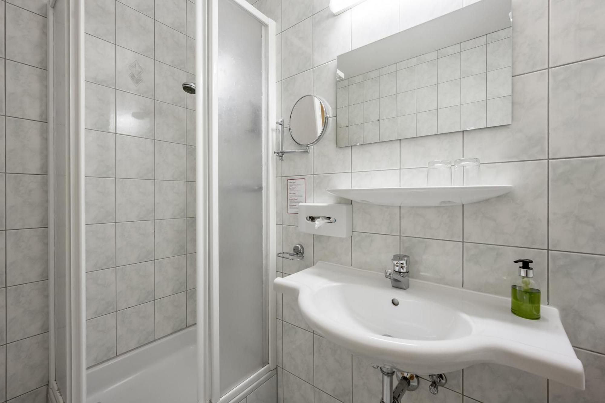 Tilia Living - B&B Mit Dem Komfort Eines Kleinen, Feinen Hotels รีด อิม โอเบอร์อินน์ทาล ภายนอก รูปภาพ